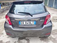 Usata Toyota Yaris Active 90 CV (66 kW) 2012 Grigio Utilitaria