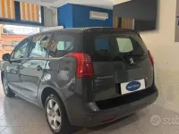 Usata Peugeot 5008 Premium 109 CV (80 kW) 2010 Nero Monovolume