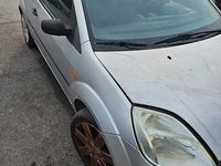 Usata Ford Fiesta 75 CV (55 kW) 2004 Utilitaria