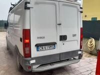 Usata Iveco Daily 97 CV (71 kW) 2004 Bianco Berlina