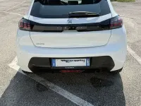 Usata Peugeot 208 Active 101 CV (74 kW) 2023 Bianco Utilitaria