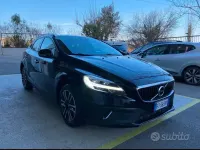 Usata Volvo V40 CC 120 CV (88 kW) 2018 Nero Station wagon