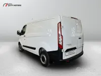 Usata Ford Transit Custom 108 CV (79 kW) 2021 Bianco Berlina