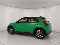 Nuova Renault 5 E-Tech Komfort 110 kW (150 CV) 2025 Verde Berlina