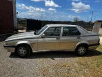 Usata Alfa Romeo 75 148 CV (108 kW) 1989 Grigio Berlina
