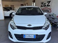 Usata Kia Rio 75 CV (55 kW) 2017 Bianco Berlina