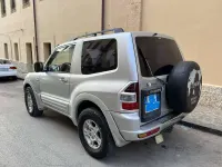 Usata Mitsubishi Pajero 160 CV (117 kW) 2001 Grigio SUV