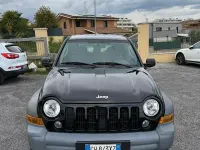 Usata Jeep Cherokee Sport 163 CV (119 kW) 2005 Nero SUV