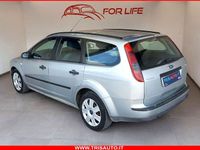 Begagnad Ford Focus 91 HK (66 kW) 2005 Grå Kombi