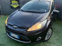 Usata Ford Fiesta Titanium 95 CV (69 kW) 2010 Grigio Utilitaria