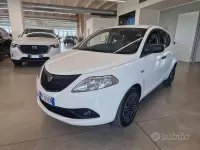 Usata Lancia Ypsilon 69 CV (50 kW) 2018 Bianco Utilitaria