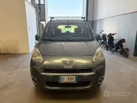 Usata Peugeot Partner Tepee Access 92 CV (67 kW) 2013 Grigio Monovolume