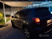 Usata Toyota RAV4 128 CV (94 kW) 2008 Nero SUV