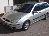 Usata Ford Focus 100 CV (73 kW) 2002 Grigio Station wagon