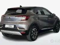 Usata Renault Captur Techno 101 CV (74 kW) 2023 Grigio scuro SUV