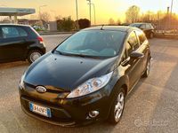 Usata Ford Fiesta Titanium 68 CV (50 kW) 2010 Nero Utilitaria