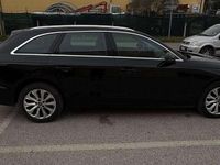 Käytetty Audi A4 Business 170 HP (125 kW) 2020 Musta Farmari