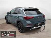 Usata VW T-Roc Style 150 CV (110 kW) 2024 Blu SUV