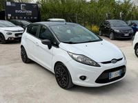 Usata Ford Fiesta 71 CV (52 kW) 2011 Bianco Utilitaria