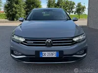 Usata VW Passat 200 CV (147 kW) 2022 Grigio Station wagon