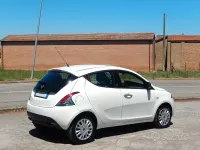 Usata Lancia Ypsilon 95 CV (69 kW) 2014 Bianco Utilitaria