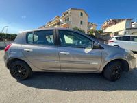 Usata Renault Clio III Dynamique 75 CV (55 kW) 2010 Argento Berlina