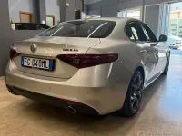 Usata Alfa Romeo Giulia Super 150 CV (110 kW) 2016 Grigio Berlina