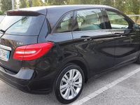 Käytetty Mercedes B160 90 HP (66 kW) 2013 Musta Tila-auto