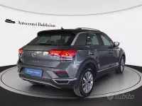 Usata VW T-Roc Style 150 CV (110 kW) 2019 Grigio indyum/tetto nero SUV