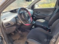 Usata Lancia Ypsilon 90 CV (66 kW) 2012 Utilitaria