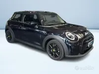 Usata Mini Cooper SE Classic 75 kW (102 CV) 2022 Nero Utilitaria