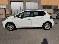 Usata Peugeot 208 82 CV (60 kW) 2013 Bianco Utilitaria