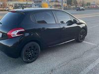 Usata Peugeot 208 Allure 82 CV (60 kW) 2014 Nero Utilitaria