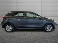 Usata Kia Rio 84 CV (61 kW) 2020 Grigio Berlina