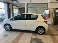 Usata Toyota Yaris Lounge 69 CV (50 kW) 2012 Bianco Utilitaria