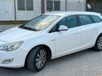 Usata Opel Astra 110 CV (80 kW) 2012 Bianco Station wagon