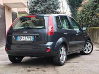 Usata Ford Fiesta 75 CV (55 kW) 2006 Grigio Utilitaria