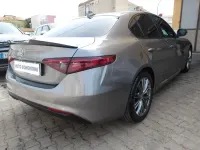 Usata Alfa Romeo Giulia Super 150 CV (110 kW) 2018 Marrone Berlina