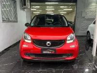 Usata Smart ForFour Passion 90 CV (66 kW) 2015 Rosso Utilitaria