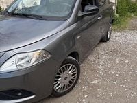 Usata Lancia Ypsilon 69 CV (50 kW) 2017 Grigio Utilitaria