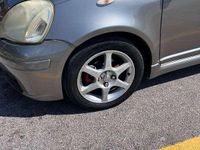Usata Toyota Yaris 105 CV (77 kW) 2005 Grigio Berlina