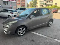 Usata Renault Scénic III Luxe 110 CV (80 kW) 2011 Grigio Monovolume
