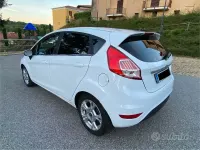Usata Ford Fiesta ST-Line 95 CV (69 kW) 2016 Bianco Utilitaria
