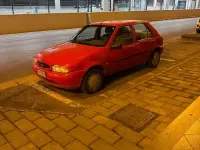 Usata Ford Fiesta 75 CV (55 kW) 1998 Rosso Utilitaria