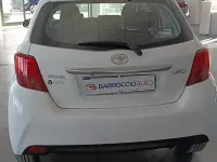 Usata Toyota Yaris Lounge 90 CV (66 kW) 2016 Bianco Berlina