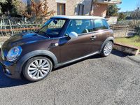 Usata Mini Cooper D 112 CV (82 kW) 2010 Marrone Utilitaria