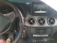 Usata Mercedes B180 109 CV (80 kW) 2015 Nero Monovolume