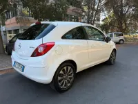 Usata Opel Corsa 75 CV (55 kW) 2010 Bianco Utilitaria