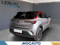 Usata Opel Mokka GS Line 131 CV (96 kW) 2022 Grigio chiaro metalliz. SUV