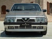 Usata Alfa Romeo 75 145 CV (106 kW) 1989 Argento Berlina